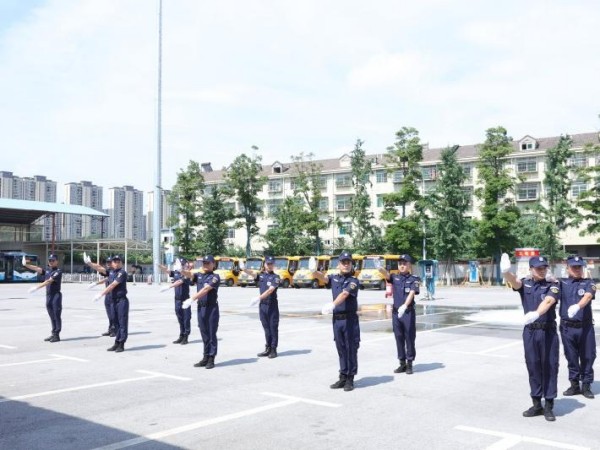 保安隊員交通手勢操培訓(xùn)